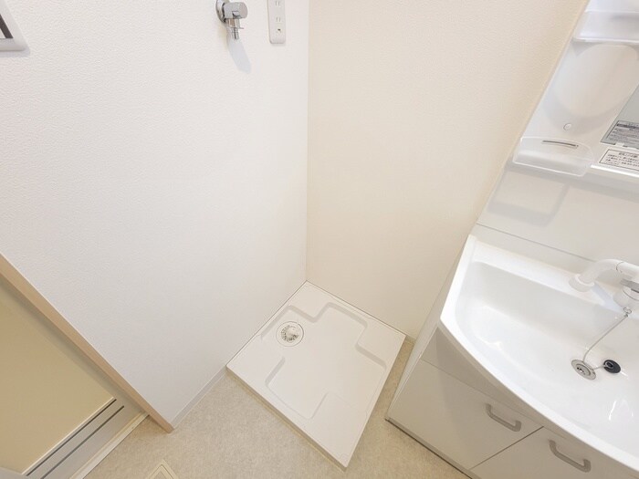 物件内観写真14　(洗濯機置場)