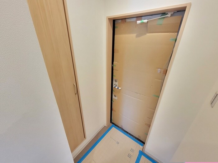 物件内観写真15　(玄関)