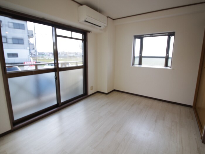 物件内観写真10　(居室)