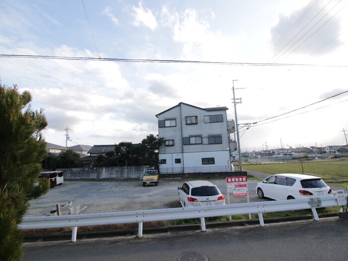 物件内観写真20　(室内からの展望)