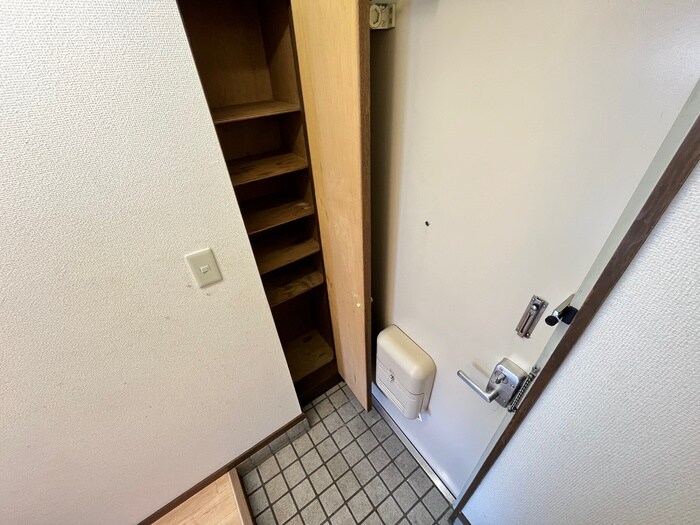 物件内観写真18　(靴箱)