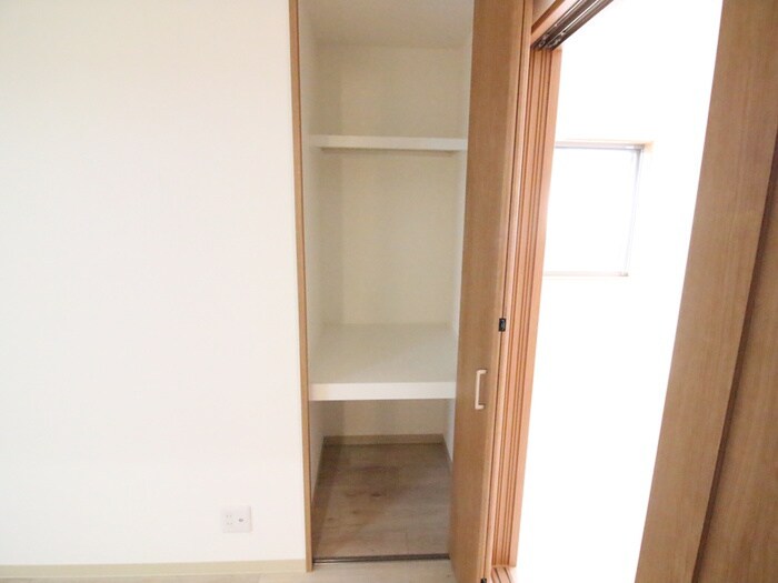 物件内観写真10　(収納)
