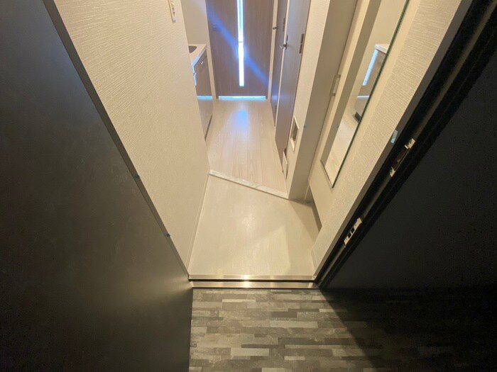 物件内観写真7　(玄関)