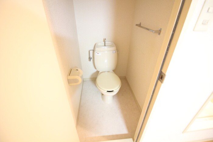 物件内観写真14　(トイレ)