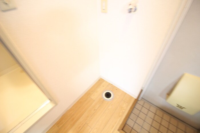 物件内観写真18　(洗濯機置場)