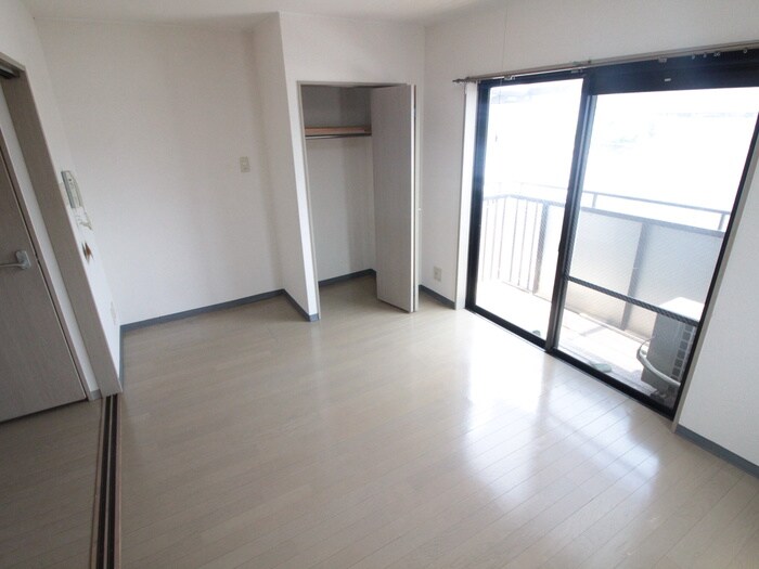 物件内観写真4　(居室)