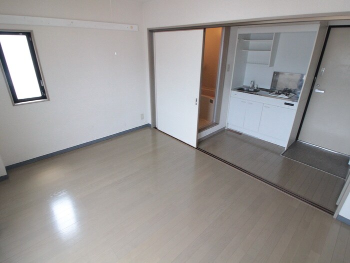 物件内観写真6　(居室)