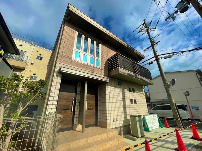 物件外観写真1　(建築中)