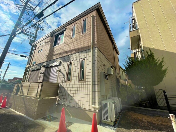 物件外観写真3　(建築中)