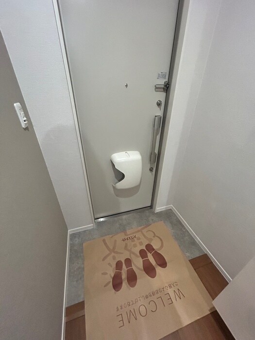 物件内観写真13　(玄関)