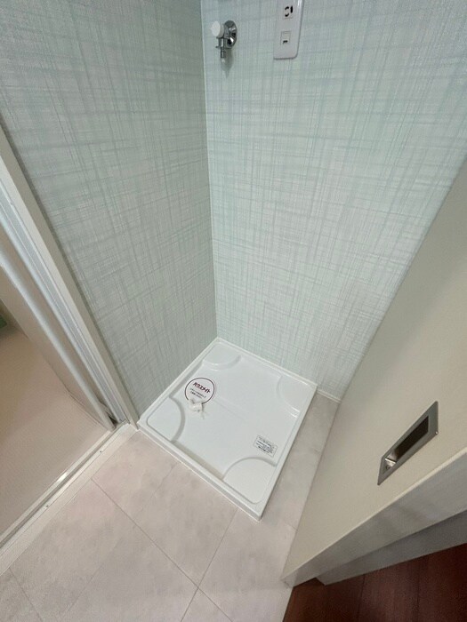 物件内観写真16　(洗濯機置場)