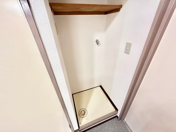 物件内観写真14　(洗濯機置場)