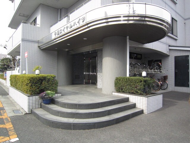 物件外観写真2　(エントランス部分)