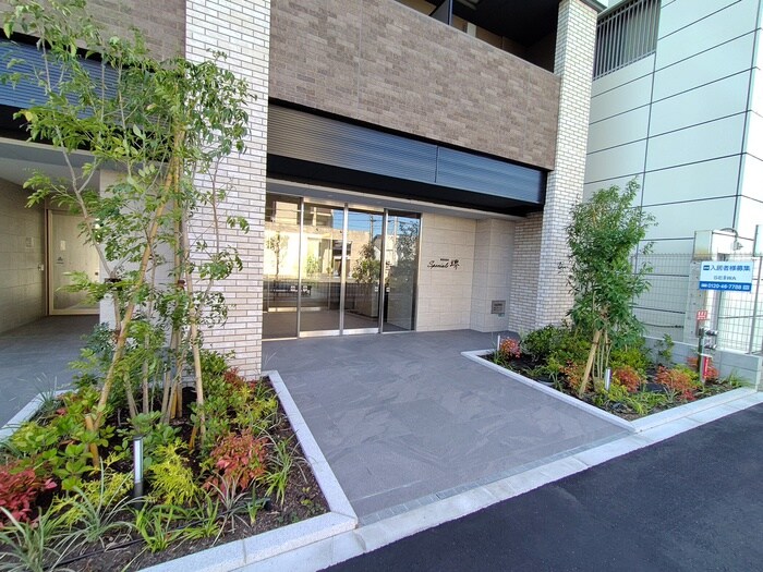 物件外観写真4　(エントランス部分)