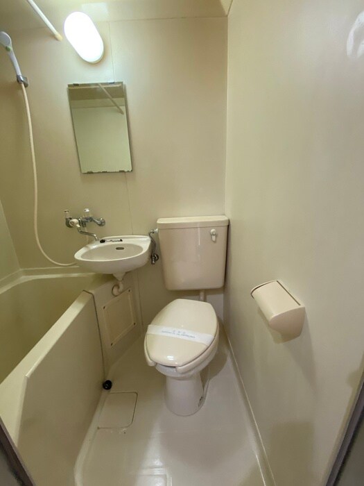 物件内観写真8　(トイレ)