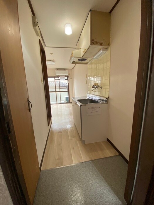 物件内観写真11　(玄関)