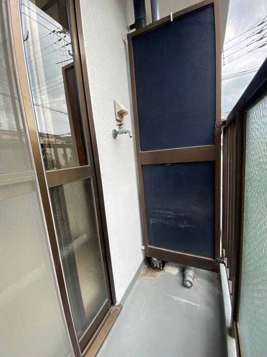 物件内観写真15　(洗濯機置場)