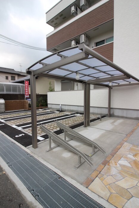 物件外観写真4　(駐輪場)