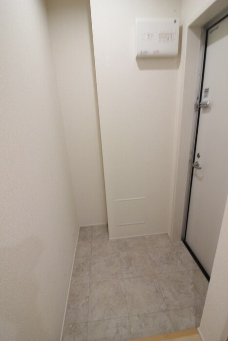 物件内観写真11　(玄関)