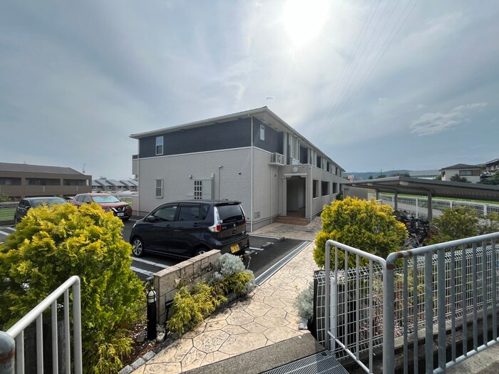 物件外観写真2　(外観写真)