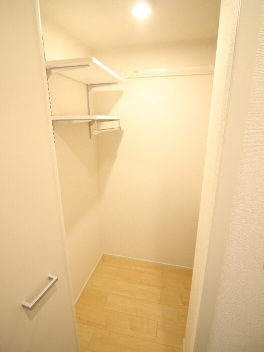 物件内観写真13　(収納)