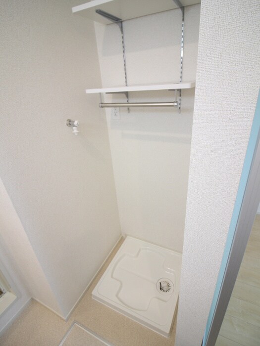 物件内観写真15　(洗濯機置場)