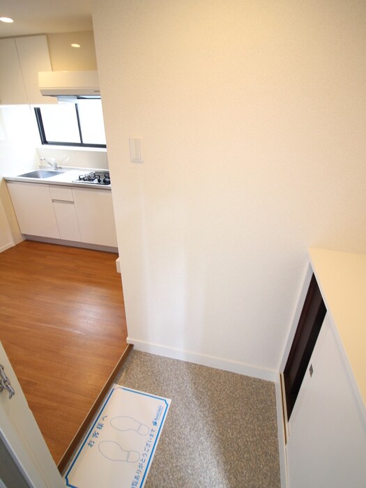 物件内観写真18　(玄関)