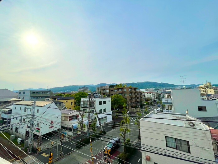 物件内観写真22　(室内からの展望)