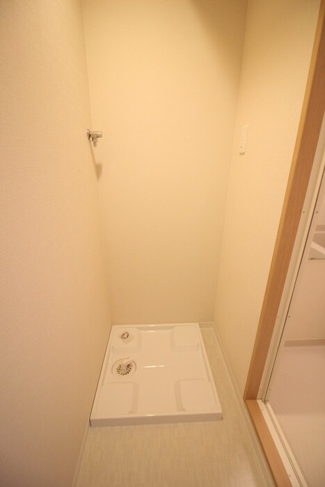 物件内観写真12　(洗濯機置場)