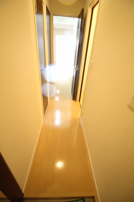 物件内観写真9　(廊下)