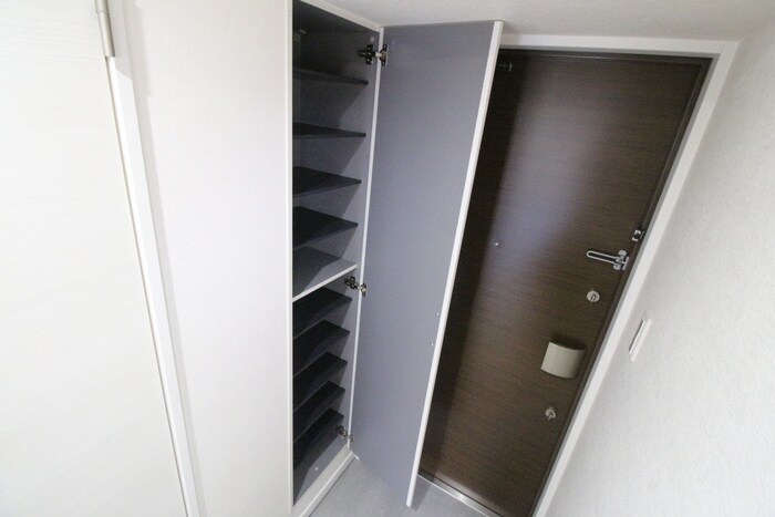 物件内観写真7　(靴箱)