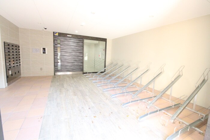 物件外観写真3　(駐輪場)