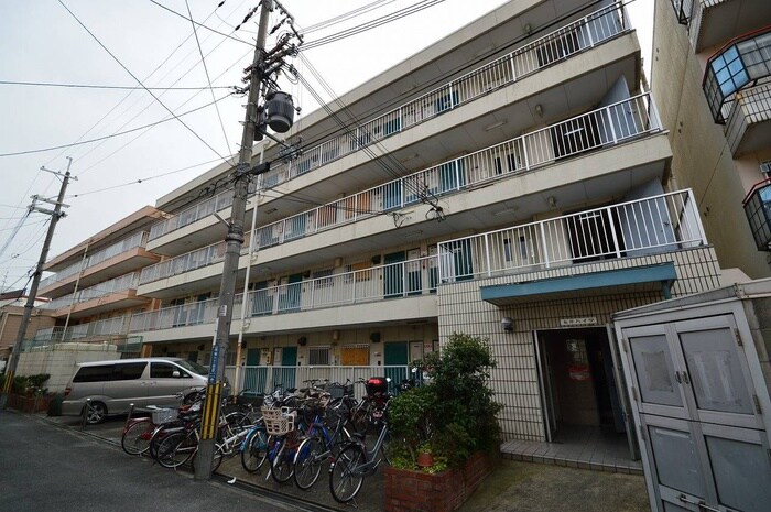 物件外観写真5　(駐輪場)