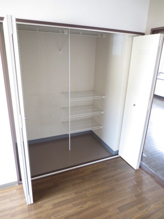 物件内観写真11　(収納)