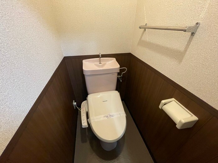 物件内観写真14　(トイレ)