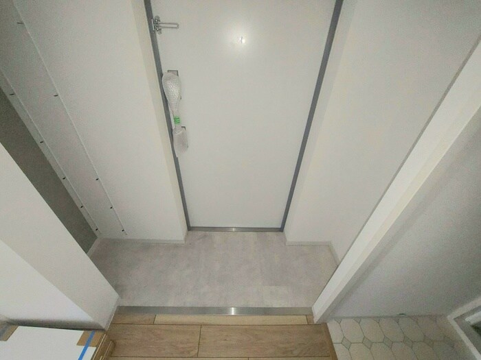 物件内観写真14　(玄関)