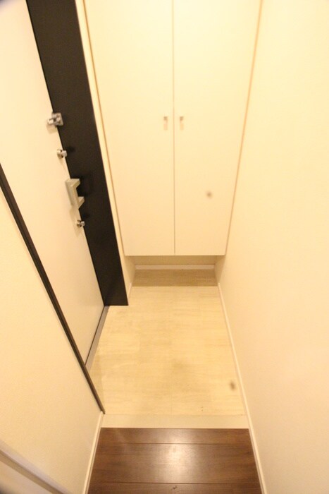 物件内観写真7　(玄関)