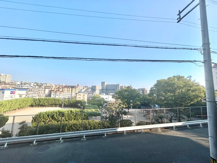 物件内観写真16　(室内からの展望)