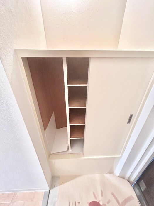 物件内観写真18　(靴箱)
