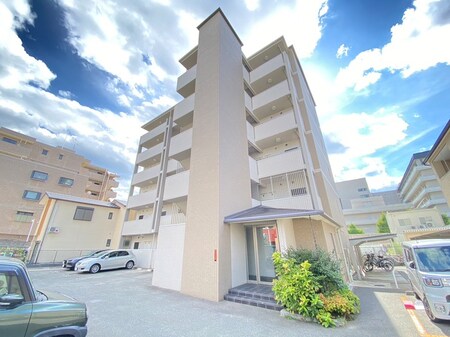 アゼリア五条御前外観写真