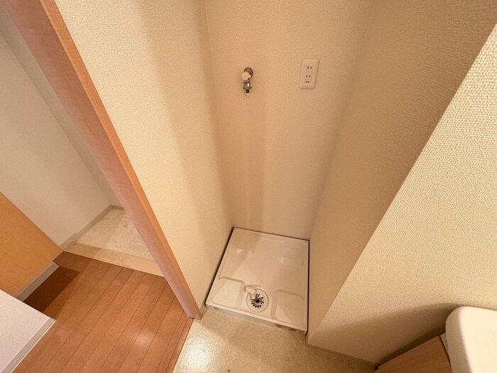 物件内観写真21　(洗濯機置場)