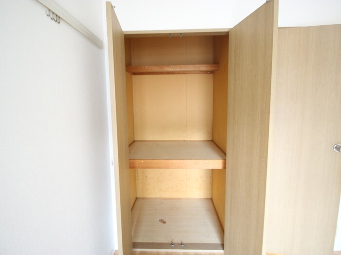 物件内観写真12　(収納)