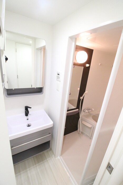 物件内観写真7　(洗面)