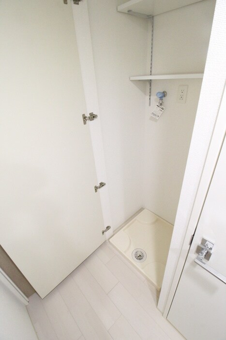 物件内観写真11　(洗濯機置場)