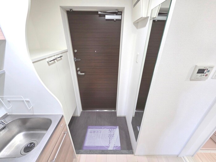 物件内観写真16　(玄関)