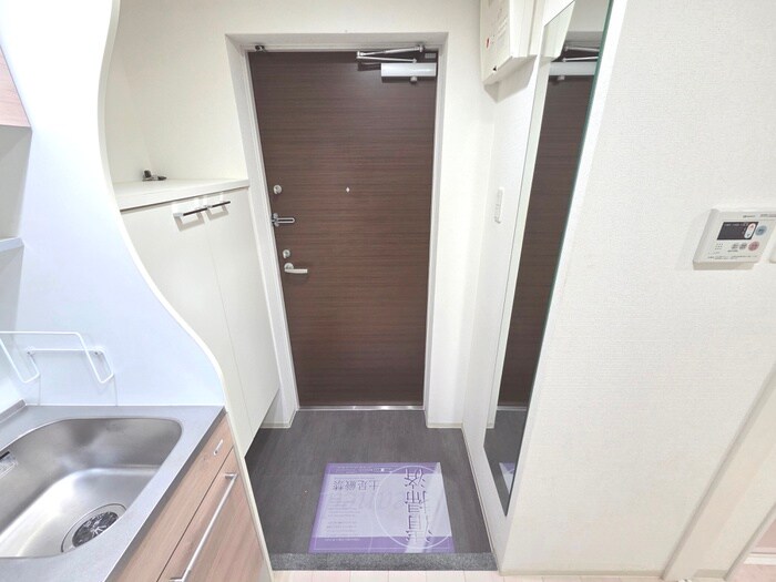 物件内観写真16　(玄関)