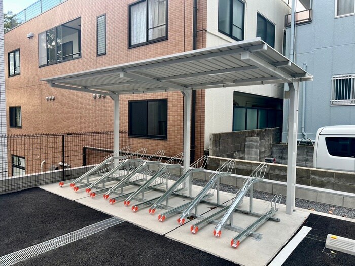 物件外観写真5　(駐輪場)