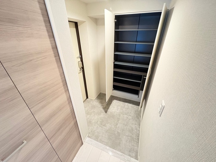 物件内観写真14　(玄関)