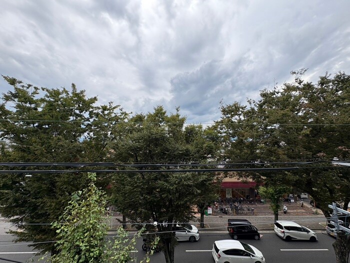 物件内観写真16　(室内からの展望)