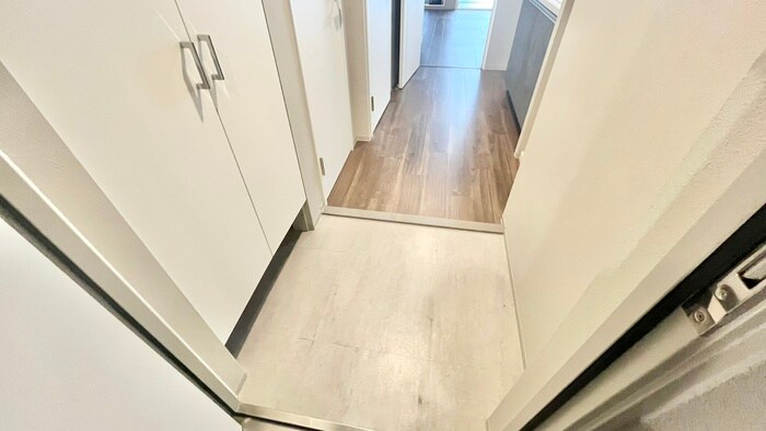 物件内観写真14　(玄関)